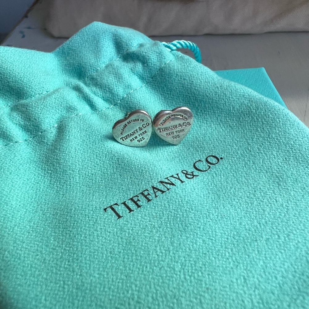 Return to Tiffany mini heart tag stud earring